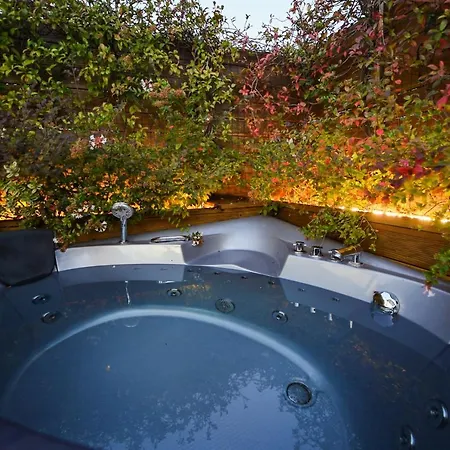 Veranda Penthouse E.d Apartment Tirana